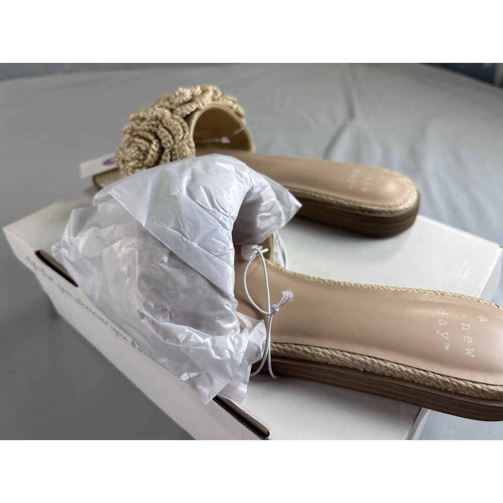A New Day Womens Slide Sandals Size 6.5 Beige Raffia Floral Rosette Slip On NEW - Picture 5 of 9